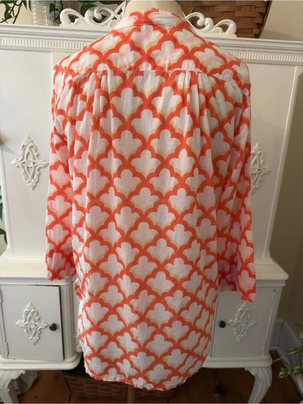 Roberta Roller Rabbit Jemima Design
Pintuck Split Neck Kurta Tunic Top - Picture 6 of 10
